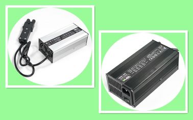 เครื่องชาร์จแบตเตอรี่ 48V 5A สำหรับรถจักรยานยนต์ไฟฟ้า / สกูตเตอร์ 110 ถึง 230Vac อินพุตรับประกัน 2 ปี