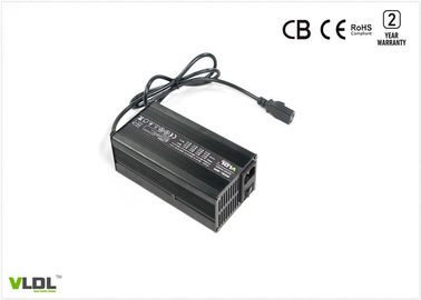 เครื่องชาร์จแบตเตอรี่ 48V 5A สำหรับรถจักรยานยนต์ไฟฟ้า / สกูตเตอร์ 110 ถึง 230Vac อินพุตรับประกัน 2 ปี